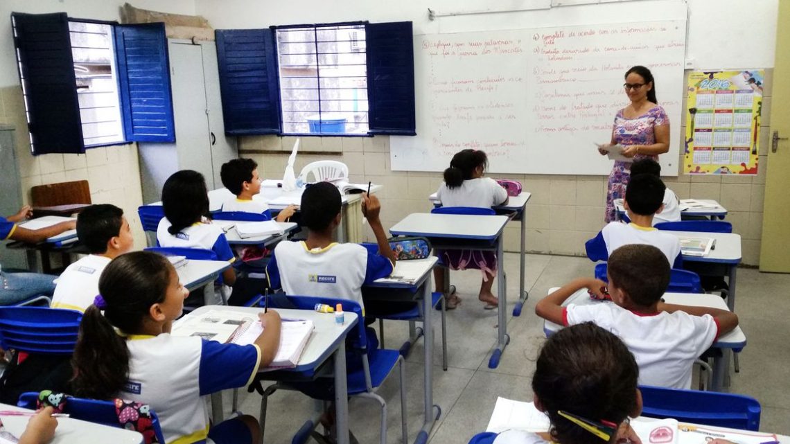 Governo libera R$ 4 bi para ampliar vagas de tempo integral em escolas